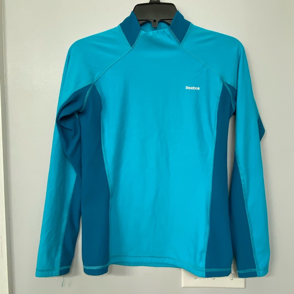 Reebok small dry top
